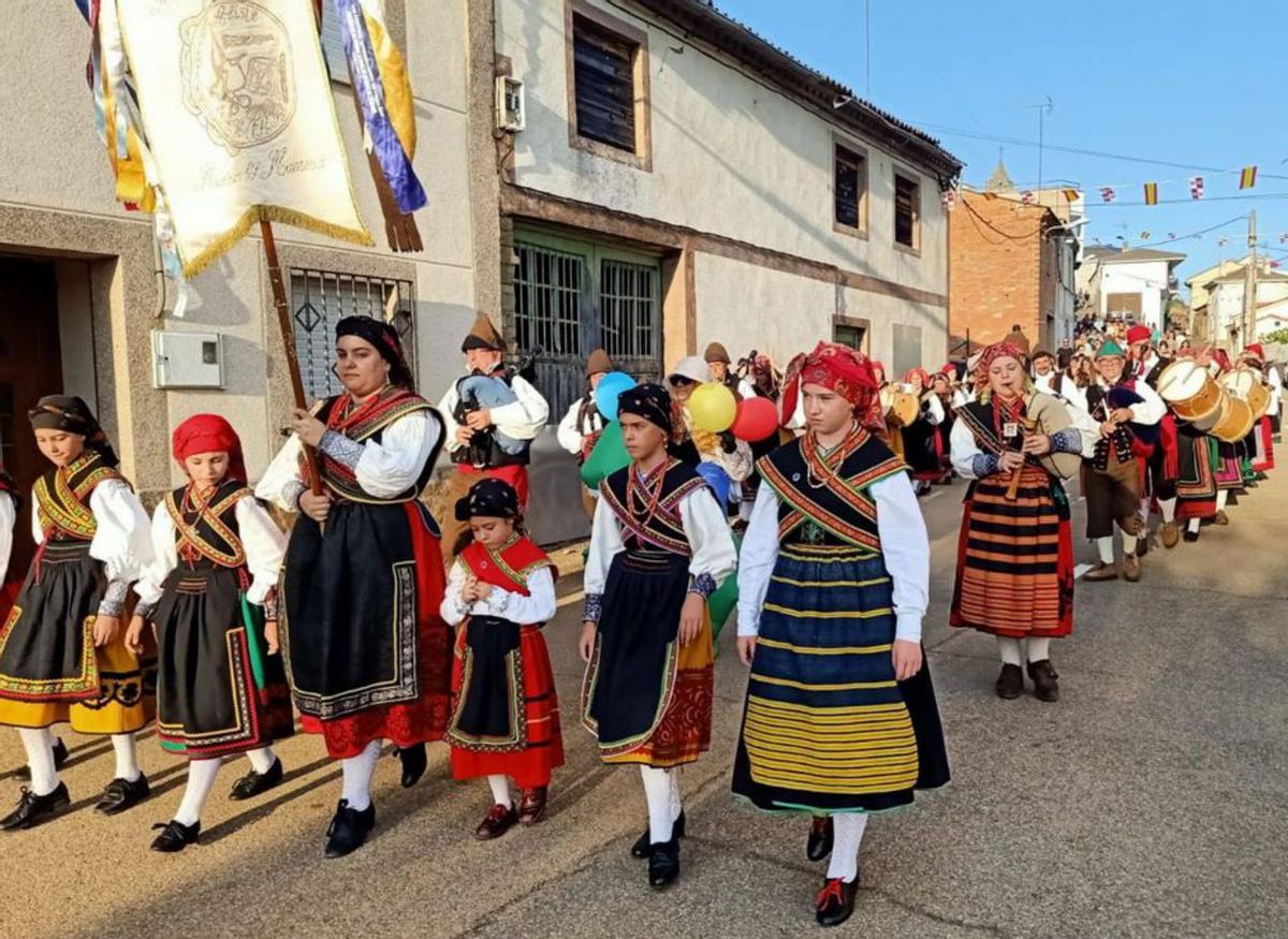 El grupo Manteos y Monteras. | Ch. S.