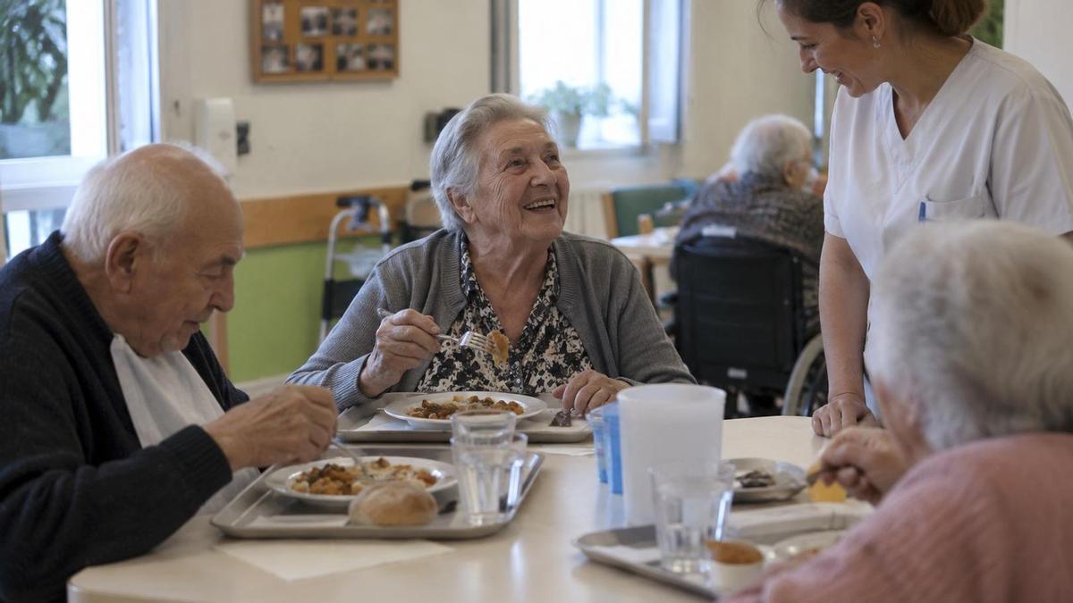 Cuidar también es compartir momentos alrededor de la mesa.
