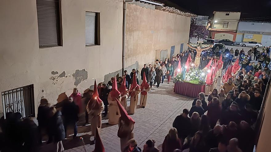 El Bendito Cristo sale en procesión en San Cristóbal