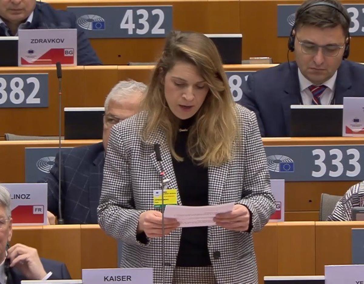 La diputada de Compromís en las Corts, Paula Espinosa, interviene en el Comité de las Regiones.