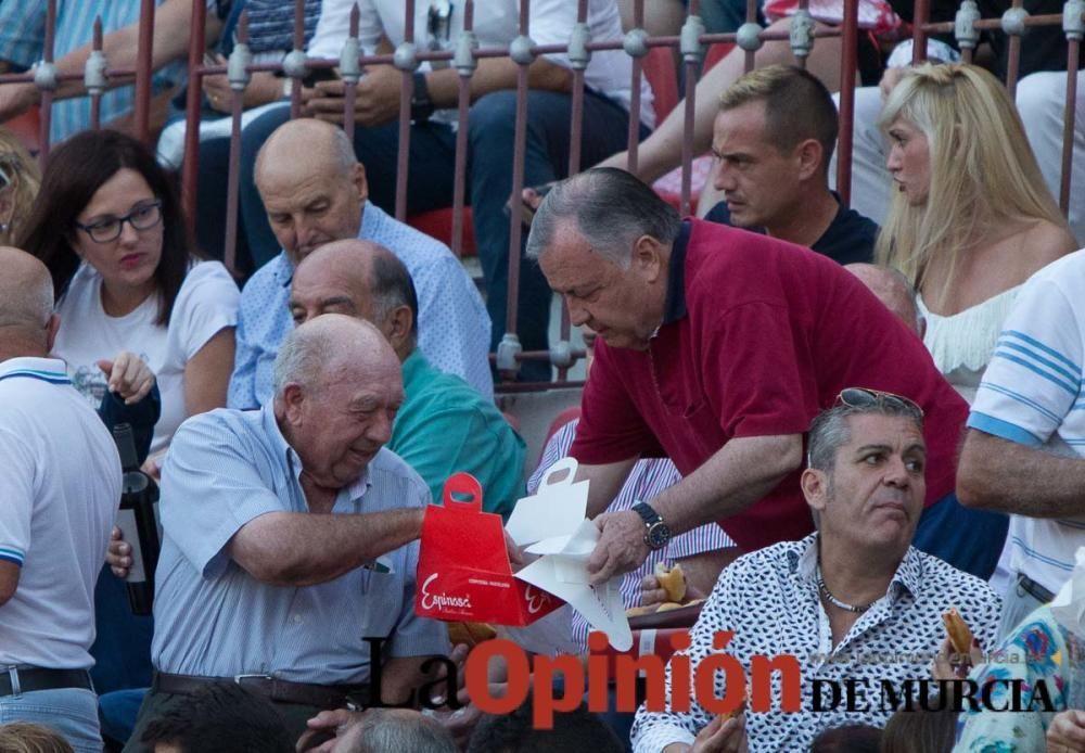 Ambiente en la corrida de rejones de la Feria de M