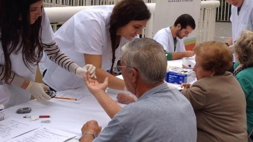 Imagen de una extracción realizada por estudiantes de Enfermería de Elche