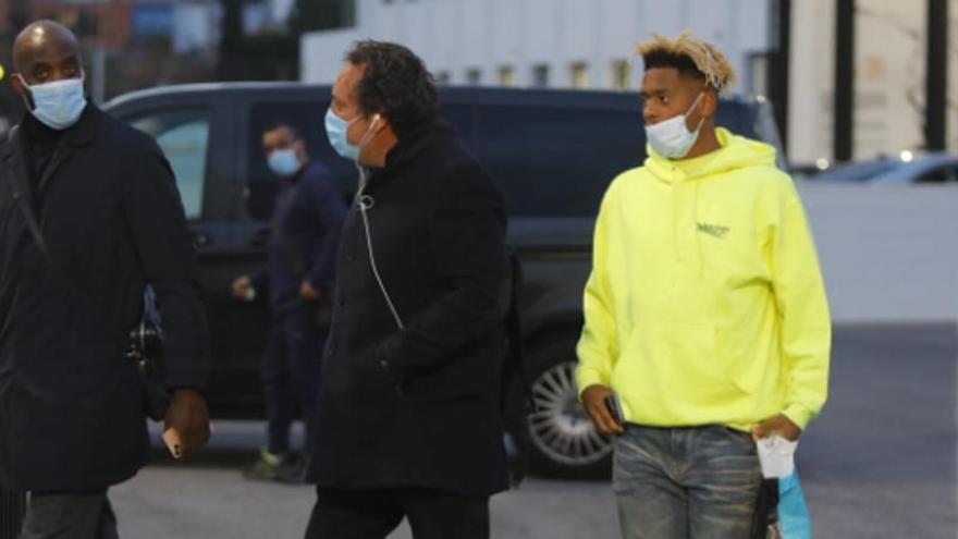 Fadiga Ouattara, junto a Momo Sissoko, en la Ciudad Deportiva