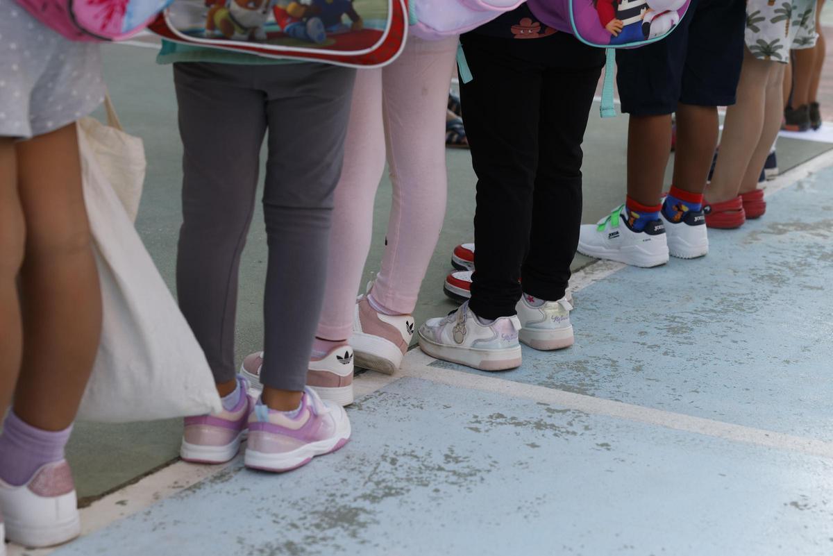 La ley que baja ratios en el aula y jornada docente afronta su primer debate parlamentario