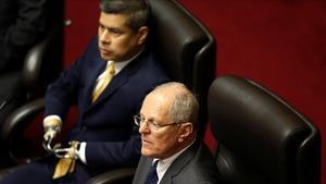 El presidente peruano, Pedro Pablo Kuczynski, en primer plano, en el Congreso en Lima.