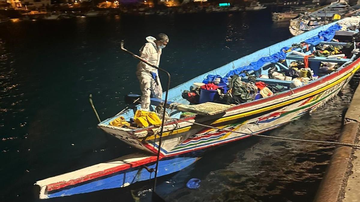 Cayuco llegado a la isla de El Hierro con 159 personas a bordo.