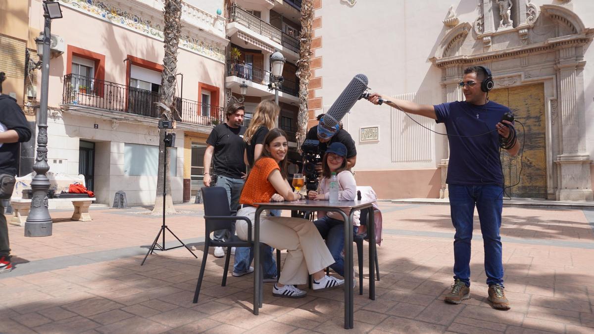 Las protagonistas del cortometraje que se graba en Manises.