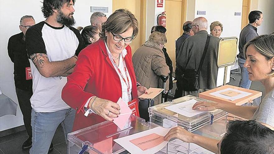 El PSOE gana y el PP pierde más de 2.000 votos, que logra Vox