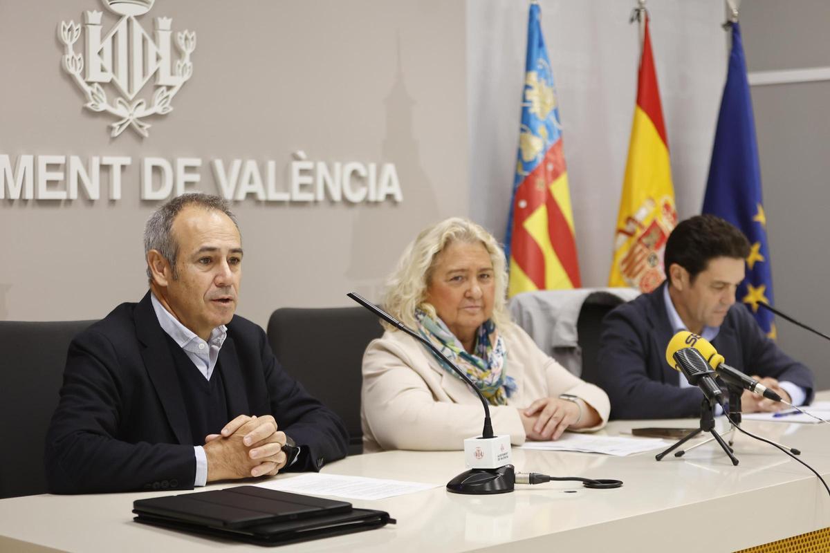 Dionisio García Comín, María José Ferrer Sansegundo y Carlos Mundina.