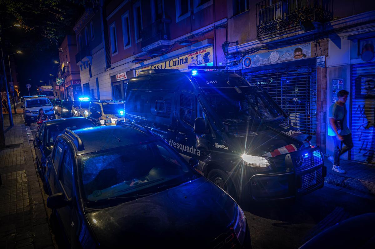 Ambiente nocturno de la Festividad de Santa María, en el barrio de Gràcia