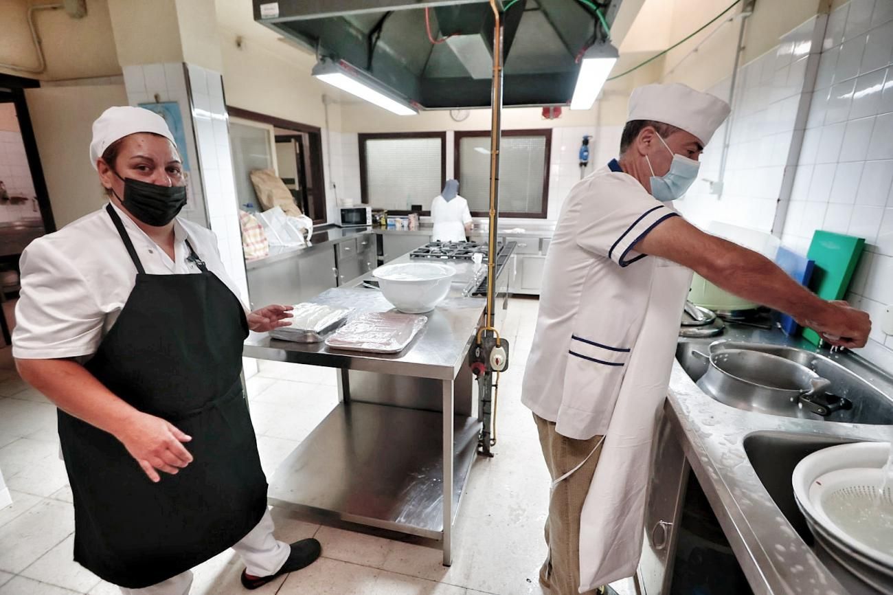 El comedor social La Milagrosa retoma los almuerzos a colectivos sin recursos