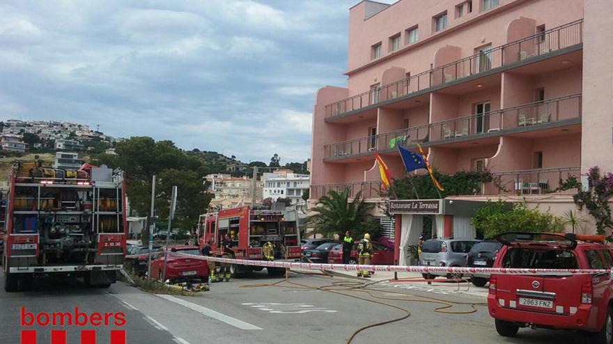 Dos intoxicats lleus en l&#039;incendi d&#039;un hotel a Llançà