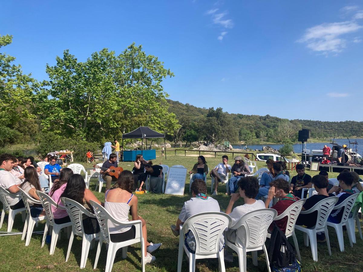 "La Troca", jornada ecologista realitzada pel Jovent Ecologista Empordanès al pantà de Darnius-Boadella