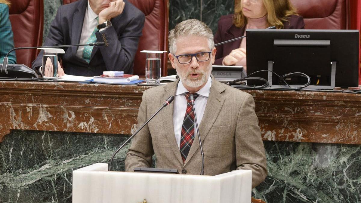 Víctor Martínez-Carrasco, defensor de la iniciativa del PP.