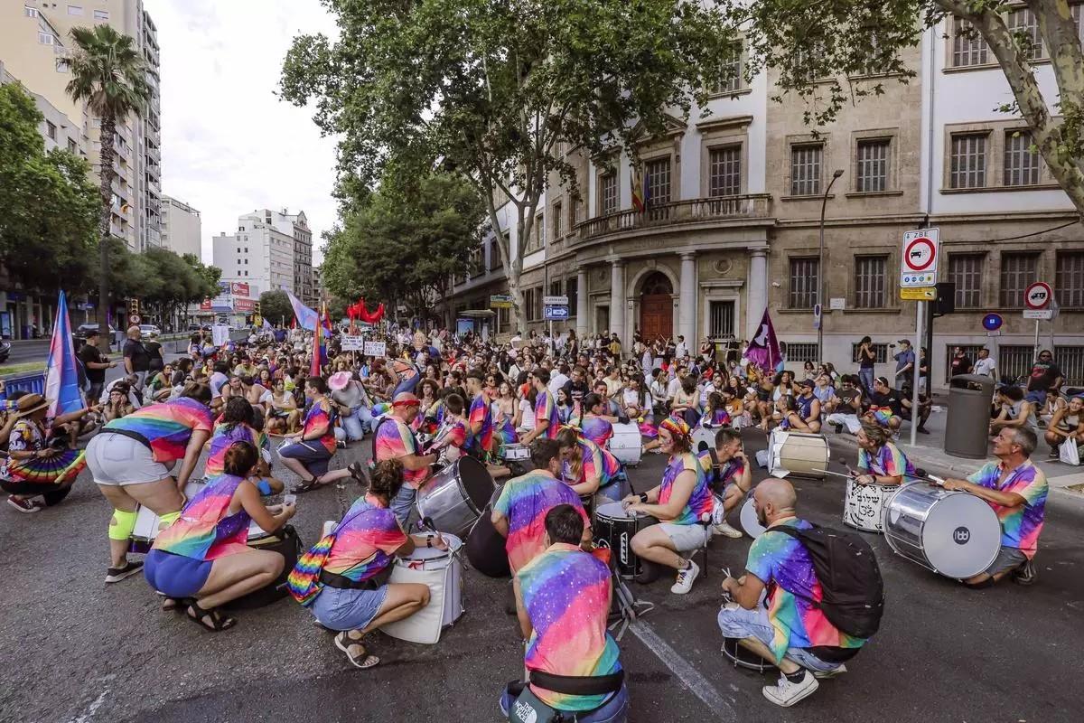 Pride Day 2026 auf Mallorca: Über 2.000 Menschen demonstrieren in Palma