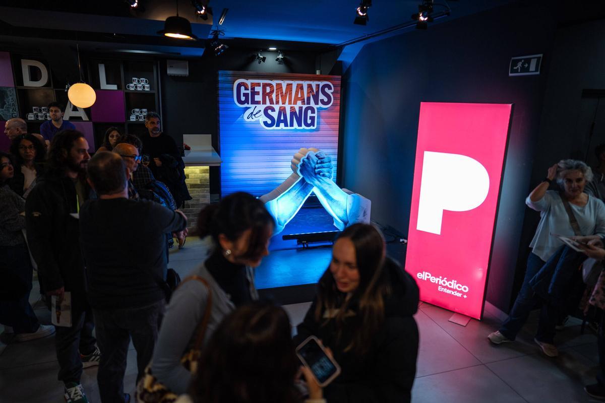 Sesión de Germans de Sang en el Teatro Condal, para los suscriptores y lectores de El Periódico, Diari de Girona, Regió 7 y del semanario Empordà.
