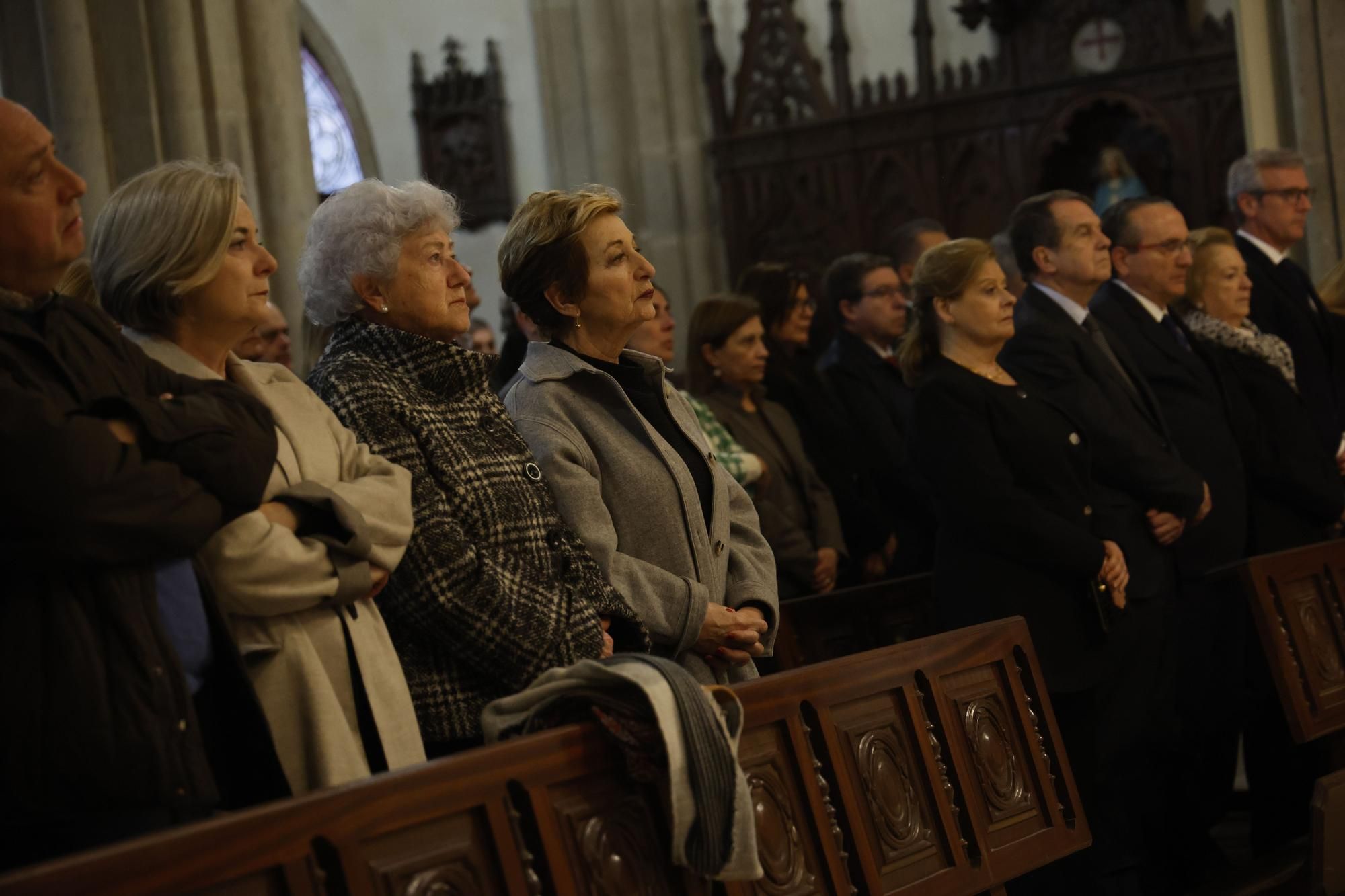 EN IMÁGENES: Emotiva despedida en Vigo a Ceferino de Blas, "hombre bueno y periodista de raza"