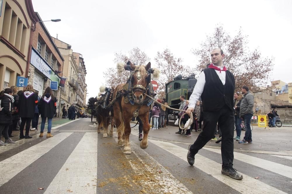 La pluja fa endarrerir la sortida dels Tres Tombs d'Igualada