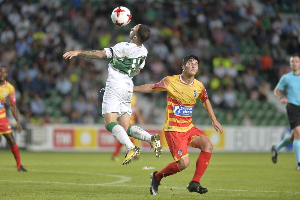 El Elche se muestra espeso y sin ideas ante el Alcoyano