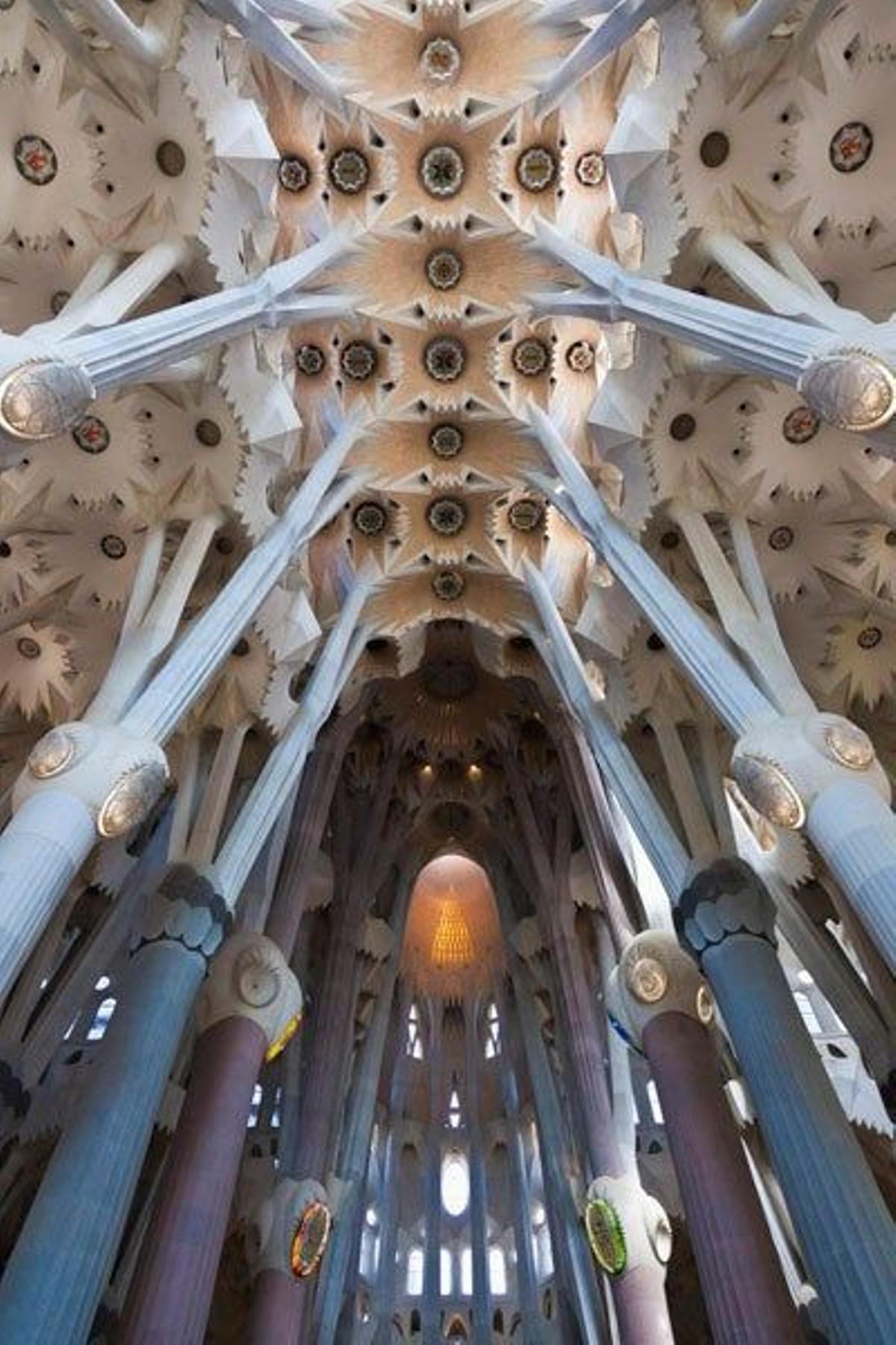 Interior de la Sagrada Familia.