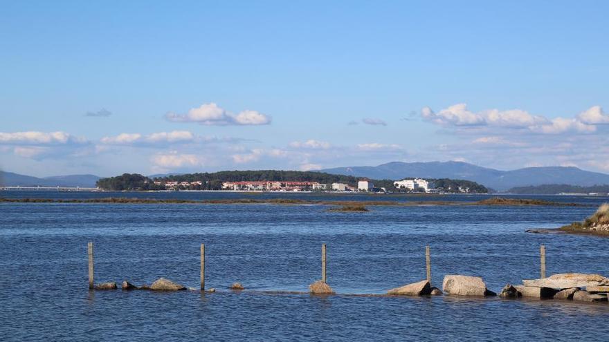 El Complejo Intermareal Umia-O Grove y la isla de A Toxa.