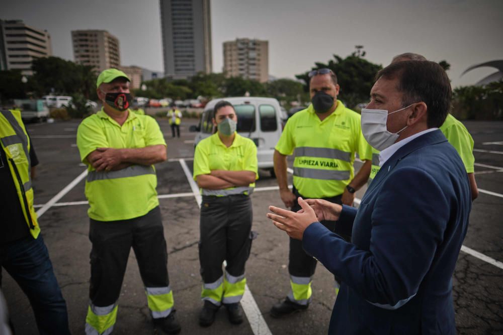 Presentación de la nueva flota de vehículos para la limpieza de Santa Cruz