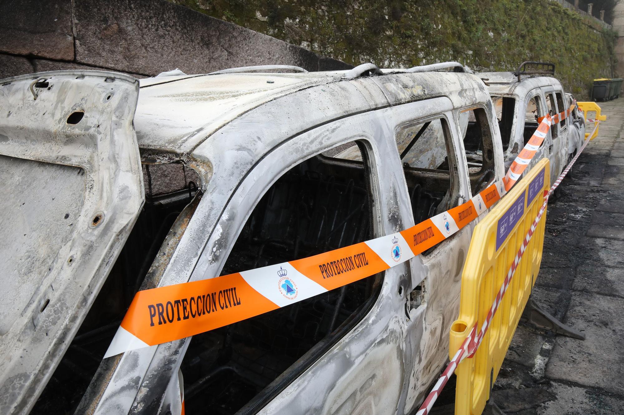 Calcinan una veintena de coches en Tui durante la madrugada.