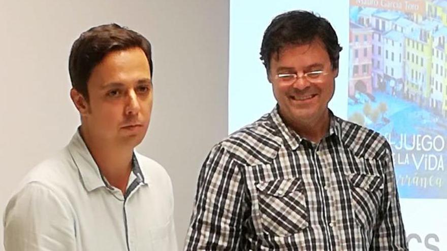 César Cofrade, psicólogo y secretario de la Asociación Balear de Mindfulness, y Mauro García, profesor de psiquiatría de la UIB, en otra actividad organizada por este colectivo.