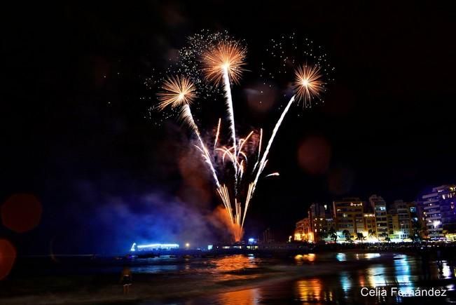 Espectáculo de fuegos artificiales tras el entierro de la sardina