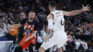 Ingus Jakovics progresa en silencio