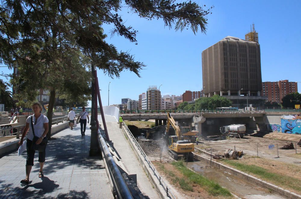 Demolición del tablero norte del Puente de Tetuán.