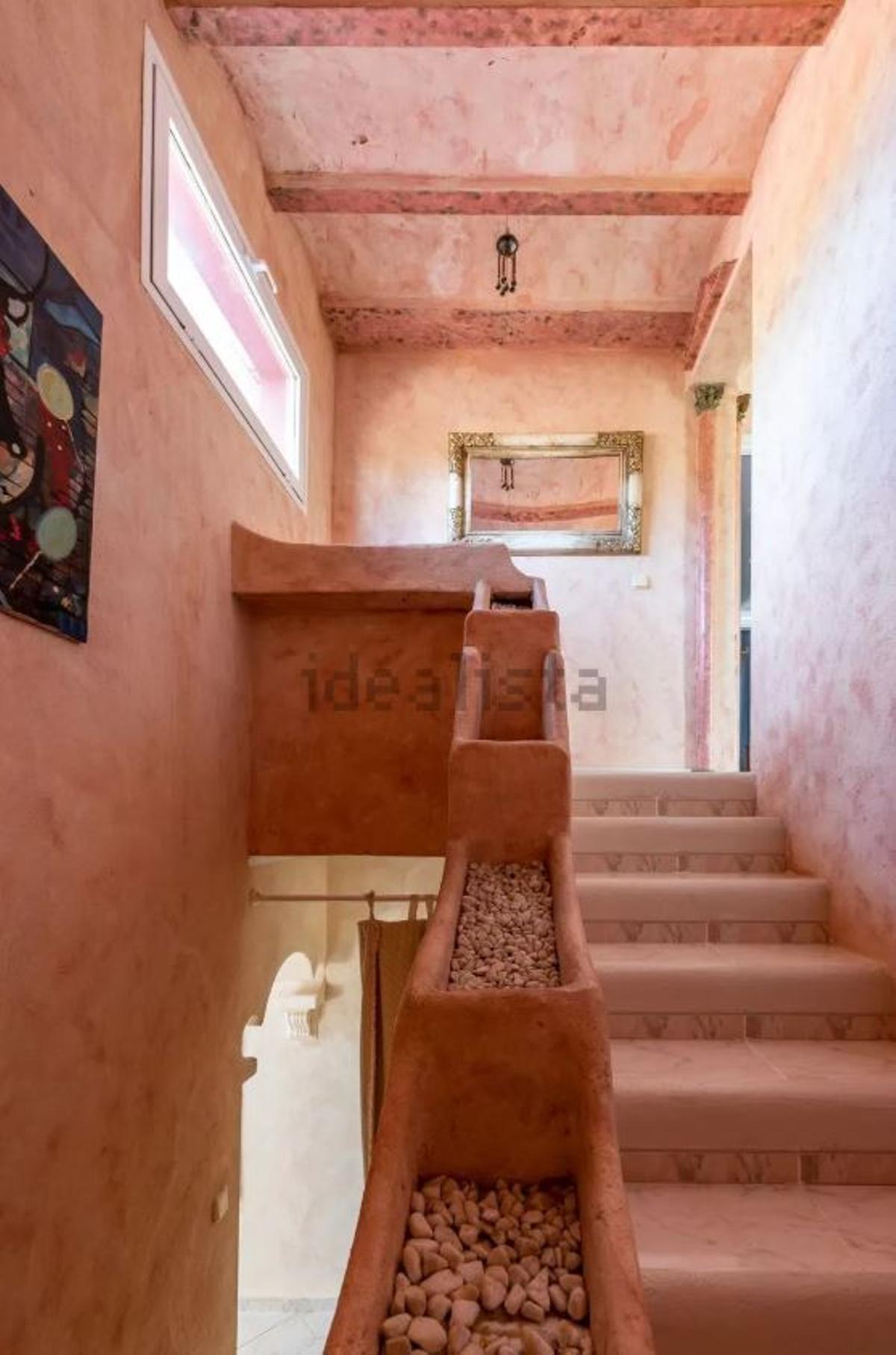 ¿Ibiza o en Santorini? A la venta una peculiar villa de lujo por 3,5 millones en Sant Jordi