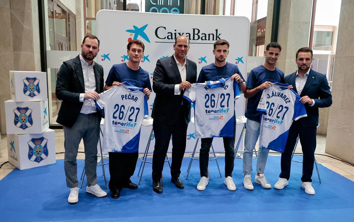 El CD Tenerife presenta a tres de sus fichajes veraniegos
