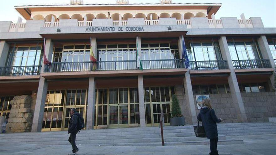 Fachada del Ayuntamiento de Córdoba en la calle Capitulares.