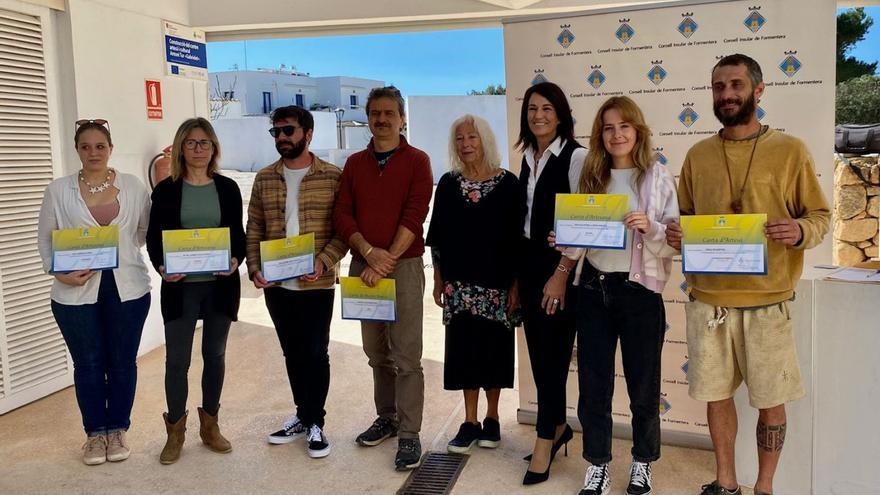 La presidenta Ana Juan, entregó las acreditaciones en Formentera. | CIF