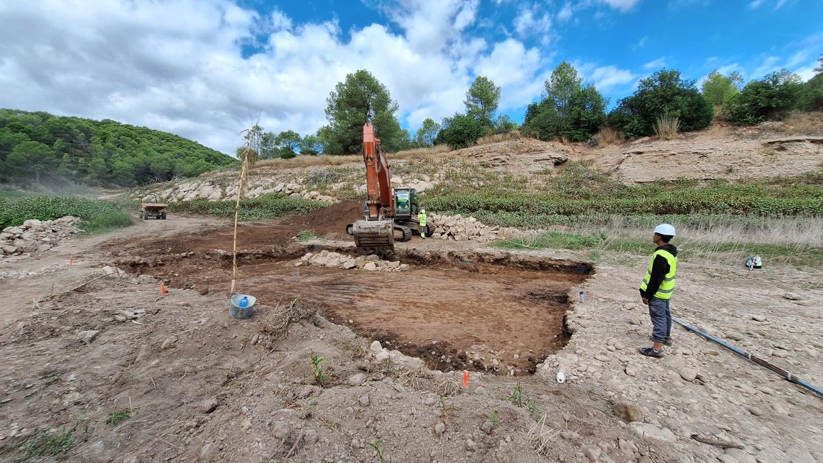 Operaris de l’empresa, en plens treballs preparatius en la zona, la setmana passada