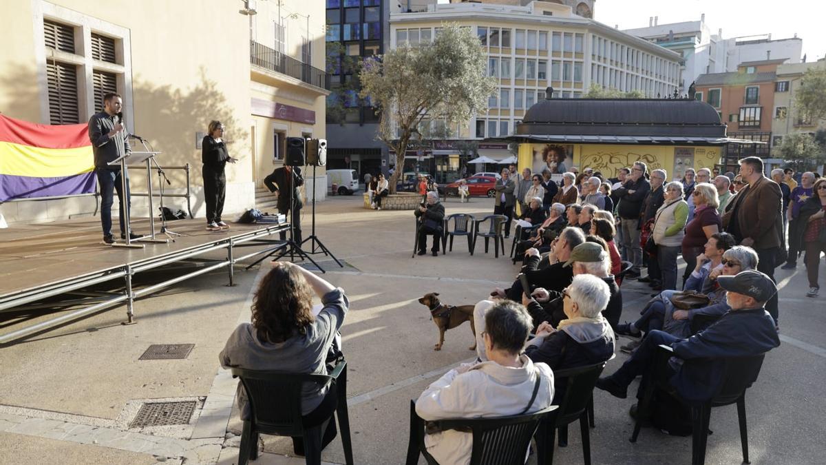 Así ha sido el acto en la plaza de l'Olivar.