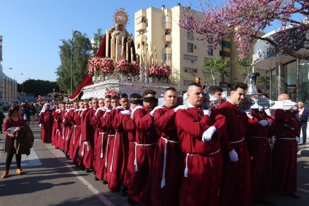 La procesión de la cofradía no agrupada de la Encarnación y el Despojado iniciaba su recorrido desde el 'tinglao' de Dos Hermanas