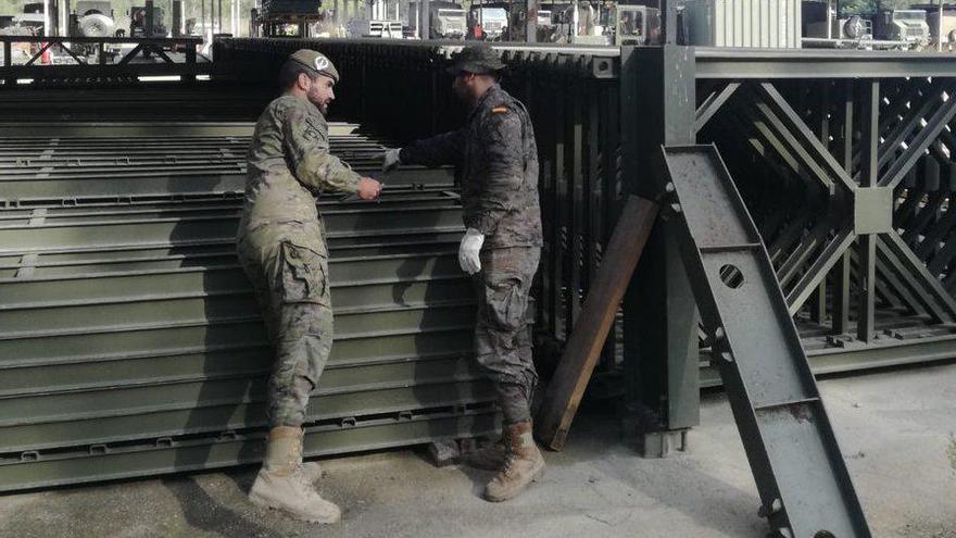 El Ejército prepara el puente militar que colocará en la carretera de Artà a la Colònia de Sant Pere