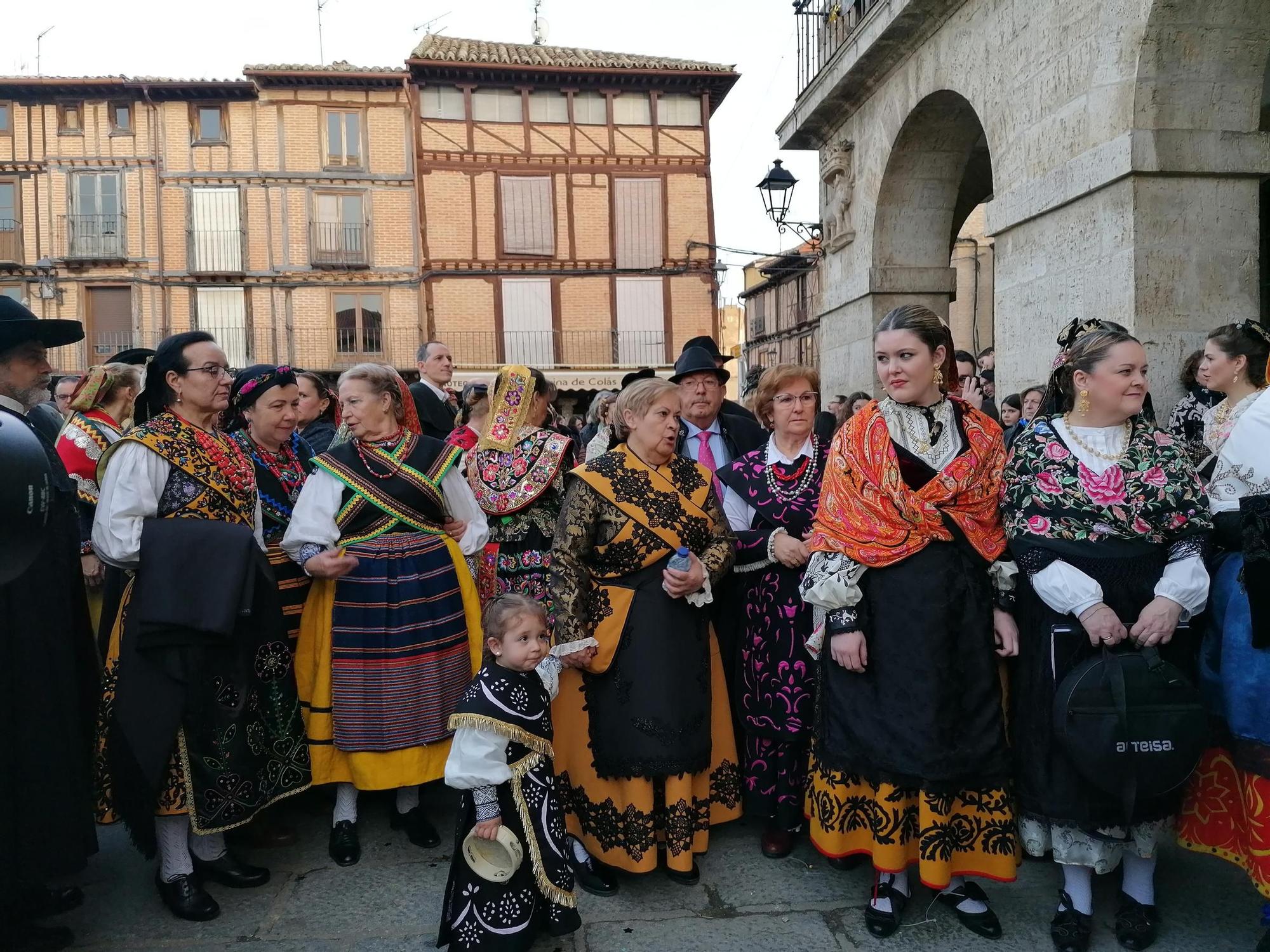 Toro se compromete con el Carnaval en la boda tradicional