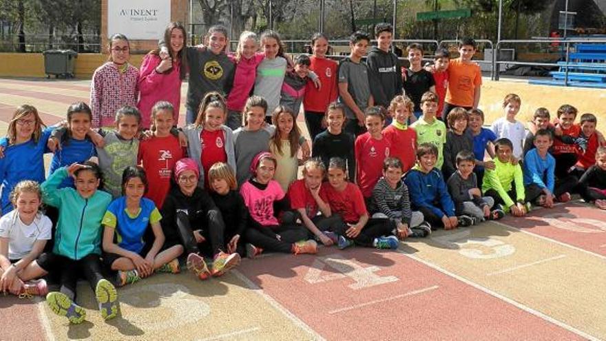 Els nens i nenes que van prendre part en el primer Campus d&#039;Atletisme de l&#039;Avinent CA Manresa