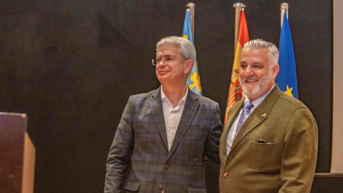 Participantes en la conferencia de Benidorm en colaboración con la Fundación Frax.