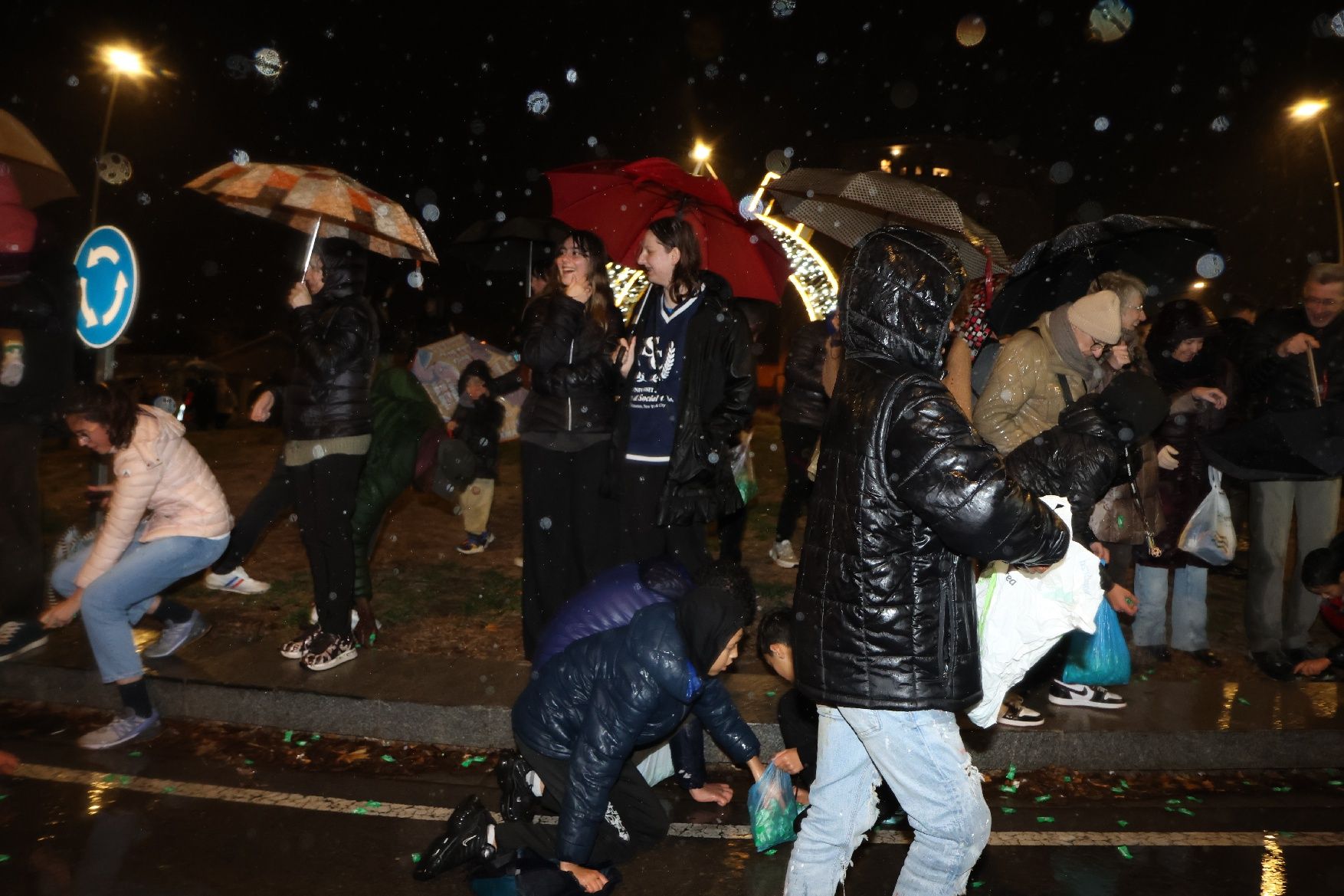 Troba't a les imatges de la cavalcada de Reis de Manresa 2024