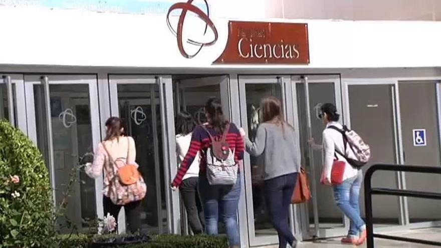 Los universitarios andaluces sólo pagarán el 1% de la matrícula si lo aprueban todo