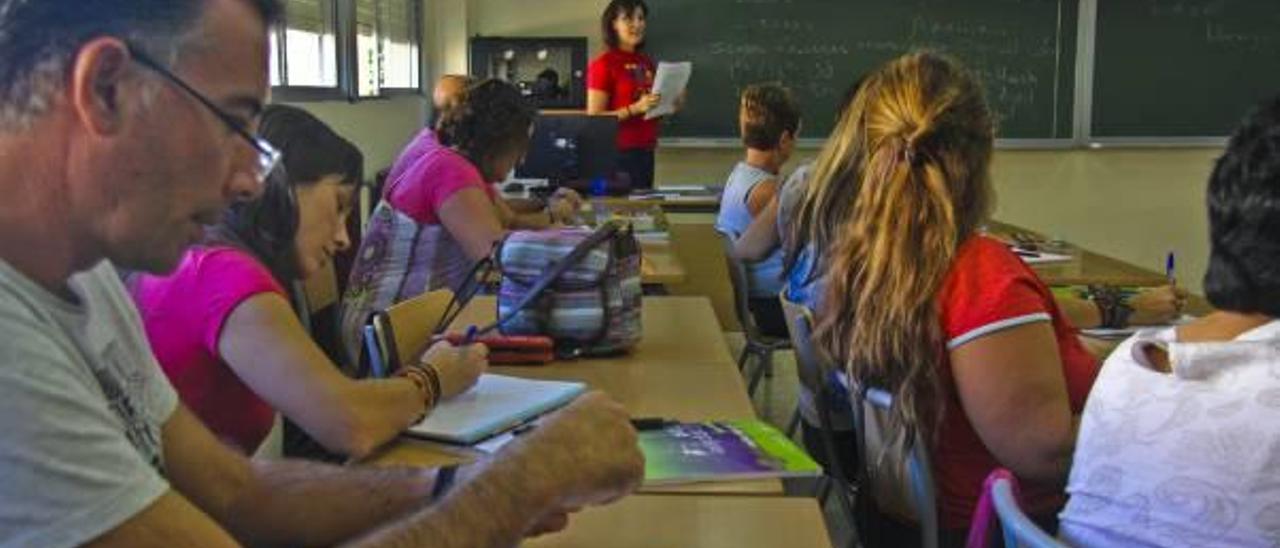 Una clase en la EOI de Alcoy a principios del curso.