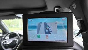 Interior de un robotaxi de la firma Baidu, en la ciudad de Wuham.