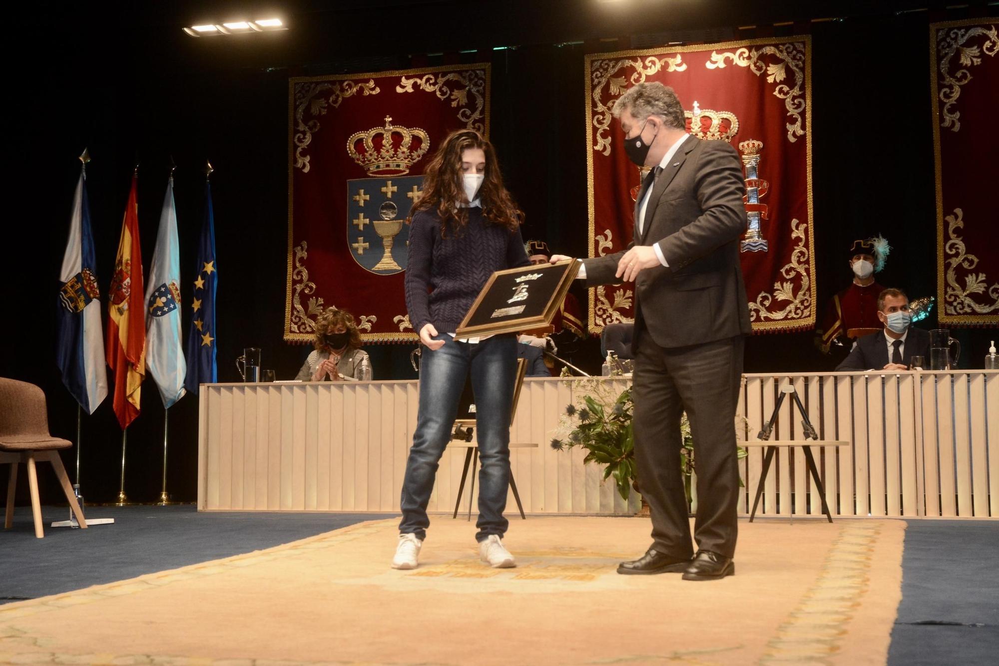 Sanitarios y Paula Dapena reciben los premios Cidade de Pontevedra 2020