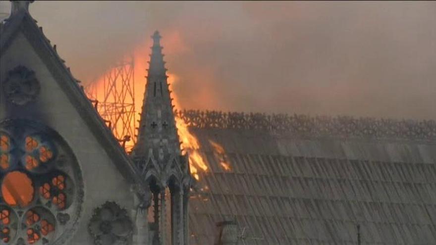 Notre Dame, devastada por un grave incendio