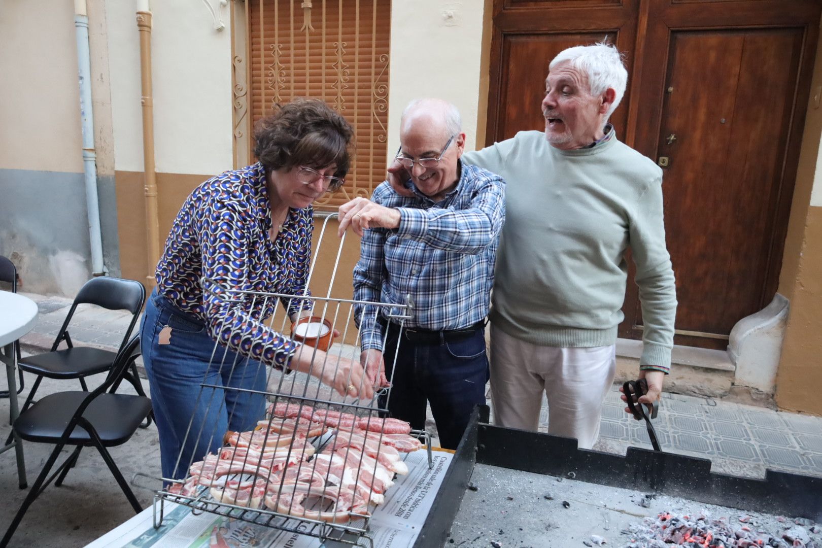 FOTOGALERÍA I Las imágenes de la Nit de la Xulla y del encuentro de elaboración de allioli de las fiestas de Vila-real