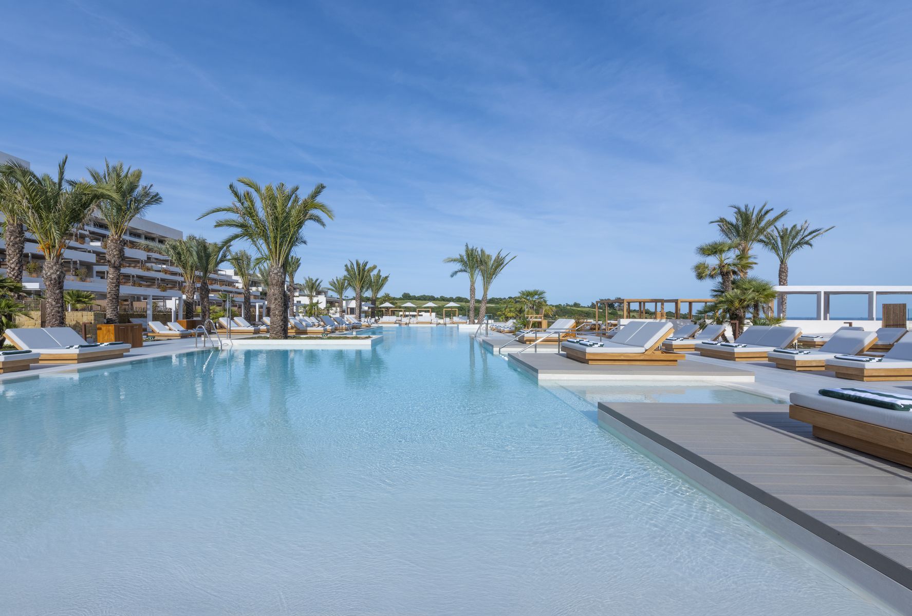 Piscinas exteriores de Fairmont La Hacienda Hotel.